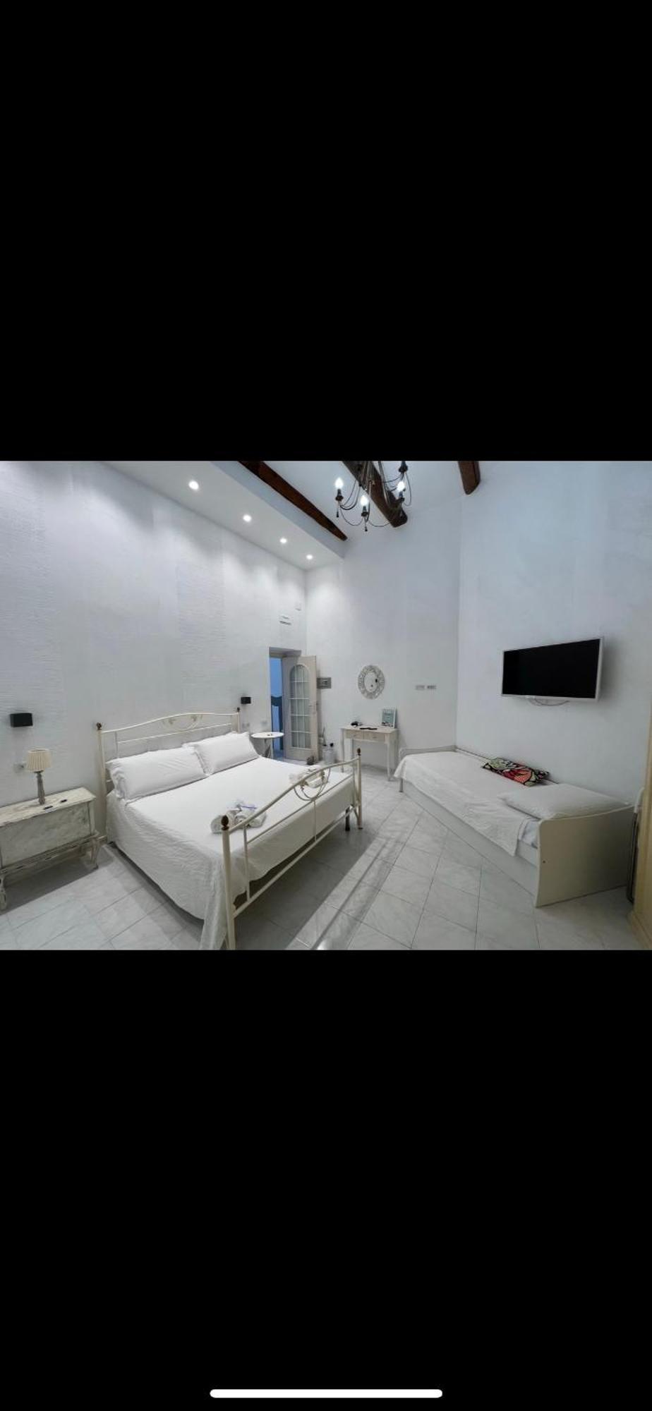Varriale House Parking Free Small Car Naples Exterior photo